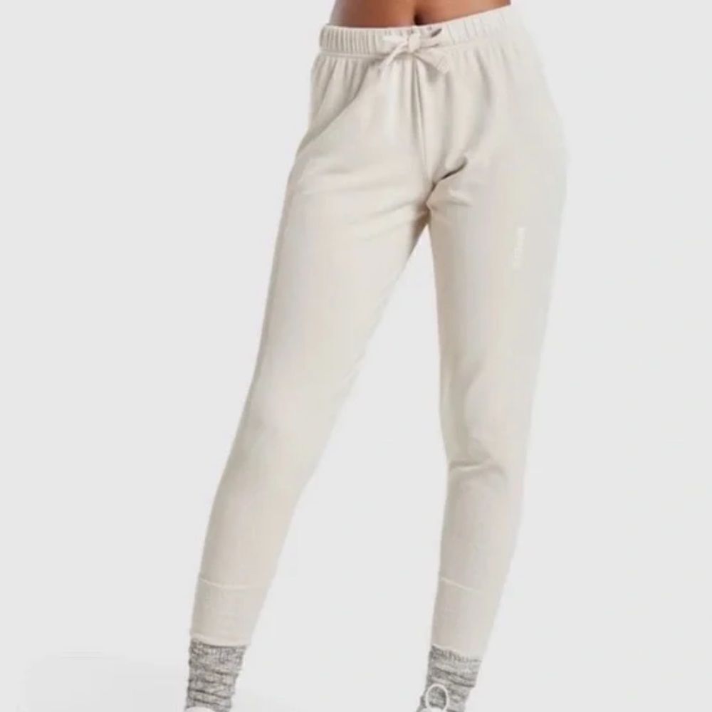 Gymshark Pause Knitwork Jogger in Cream Size Small
